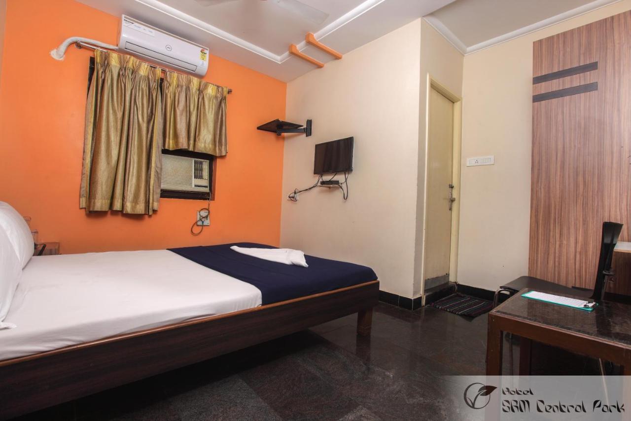 Hotel S R M Central Park Chennai Ngoại thất bức ảnh