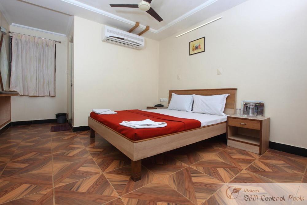 Hotel S R M Central Park Chennai Ngoại thất bức ảnh